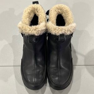 Merrell shearling lined women’s black leather hiking boots 8.5 Primaloft 200g